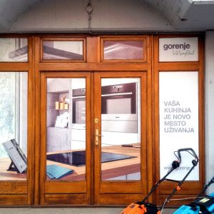 Folije za izloge, Brendiranje izloga, Top Sistem Beograd-6