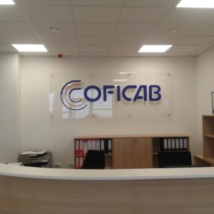 OBELEŽJE ZA VRATA – FOREX, PLEKSIGLAS I GRAVERSKA PLASTIKA