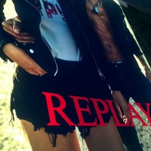 Svetleca tekstilna reklama